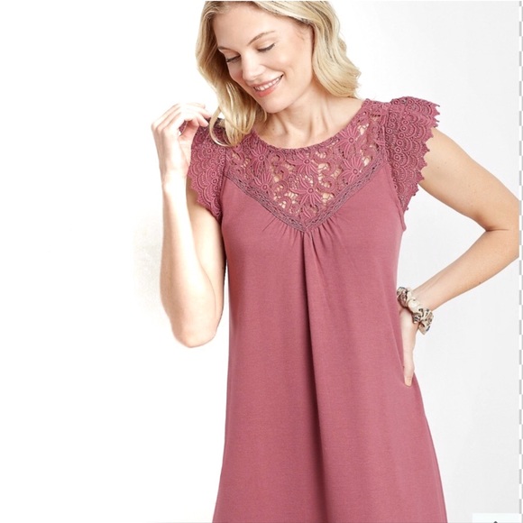 $19 SALE!!! Magenta Crochet Sleeve Shift Dress - Picture 4 of 16